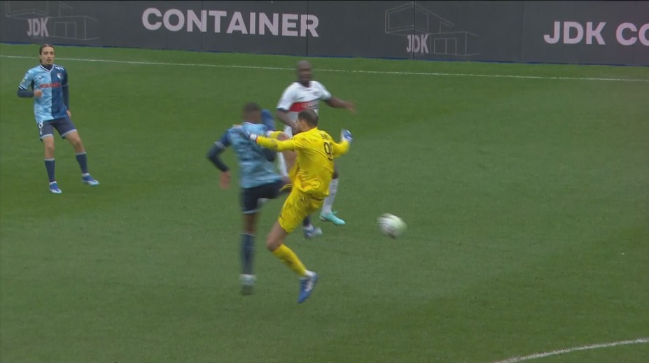 VIDEO: Dva bezchybné góly i Donnarummov kickbox. Paríž zdolal nováčika, Škriniar začal na lavičke