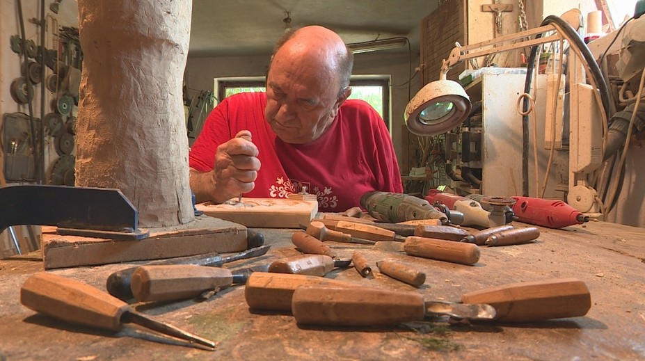 Umelecký talent objavil po ťažkom úraze. Jaroslavove diela ocenili už aj v zahraničí