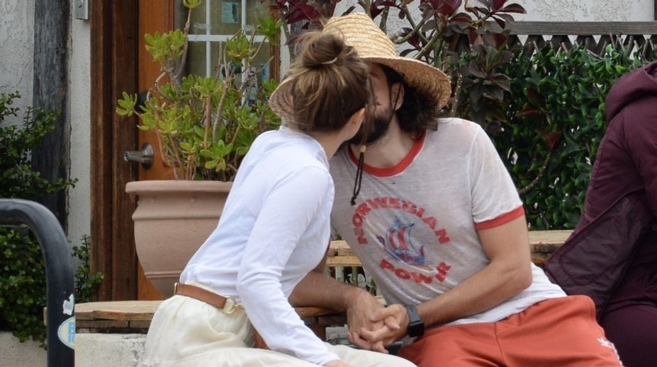 Bola svadba?! Herečka len tak medzi rečou nazvala svojho snúbenca manželom