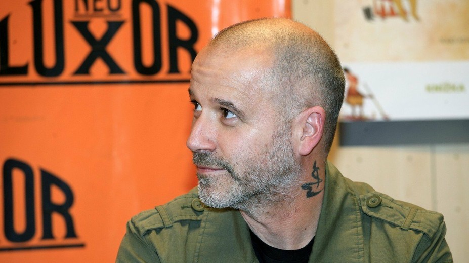 Český moderátor skončil v nemocnici: Zranená chrbtica a prepichnuté pľúca