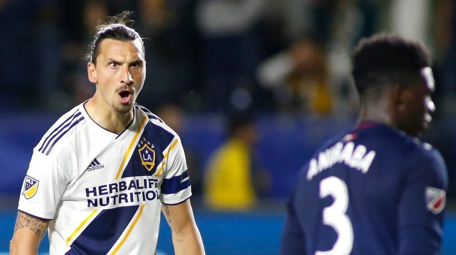 V nominácii na Puskásovu cenu za najkrajší gól sú aj Messi a Ibrahimovič