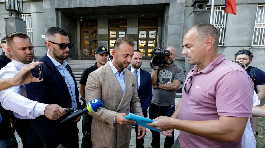 Policajti odovzdali petíciu ministrovi vnútra, žiadajú lepšie finančné aj pracovné podmienky