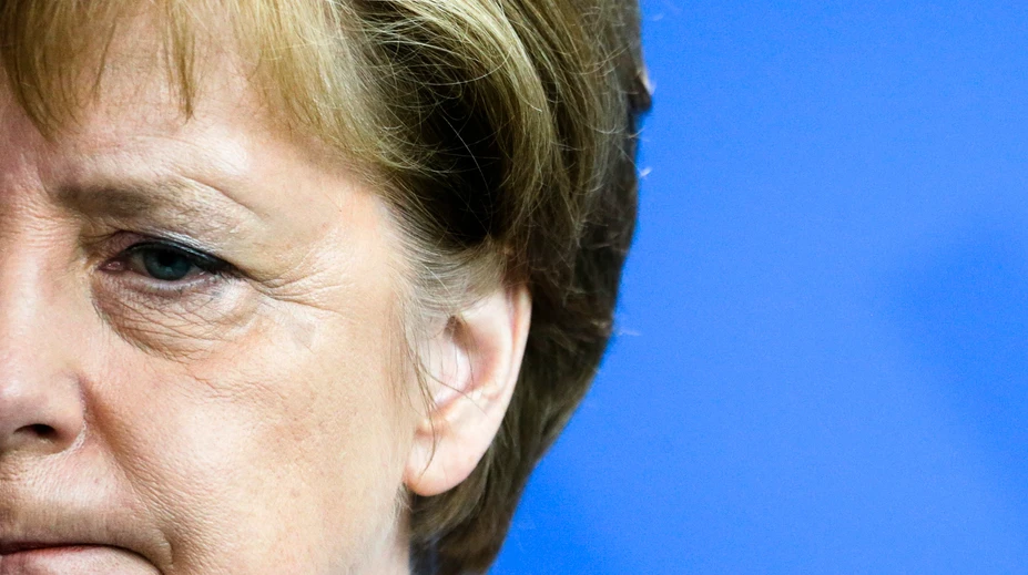 Facka pre Merkelovú. CDU v krajinských voľbách prepadlo