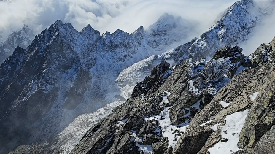 Na Slovensku sa ochladilo. Tatry posypali prvé centimetre snehu