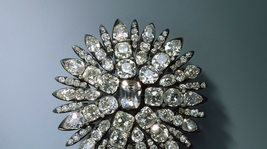 Klenoty, ktoré ukradli pri lúpeži tohto storočia, ponúkali na predaj