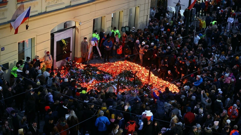 Česko oslavovalo '89 veľkolepo, a to aj napriek pandémii. Nesmrteľnú pieseň zaspievala Slovenka