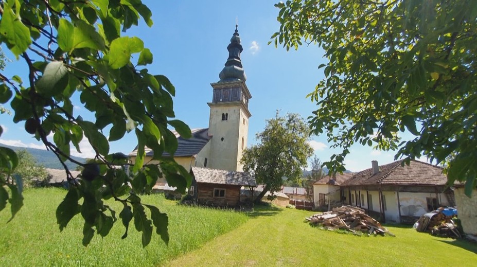 Morbídny nález pri ochtínskom kostole: Dážď odkryl po stáročia pochované tajomstvo
