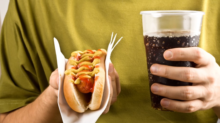 Hot dog nie je americký a predchodca koly je z Korziky. Odkiaľ pochádzajú obľúbené pochúťky a ako vznikli