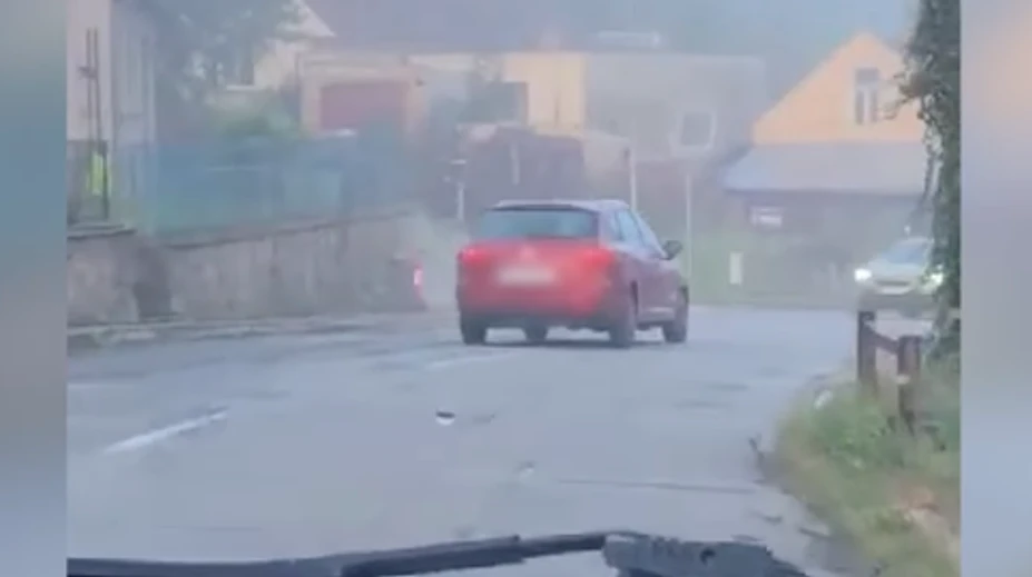 VIDEO: Českí policajti sa nestačili čudovať. Hodnota, ktorú nafúkal opitý vodič, im vyrazila dych