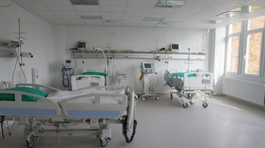 Ochoreniu COVID-19 podľahol známy český moderátor. Poznajú ho najmä nadšenci varenia