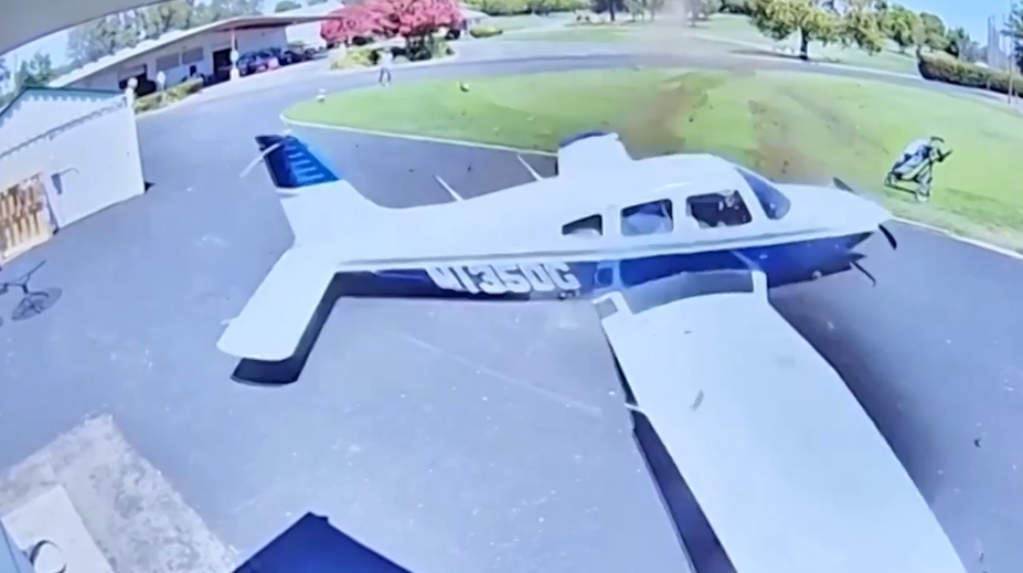 VIDEO: Dramatické núdzové pristátie. Golfista len o kúsok unikol smrti