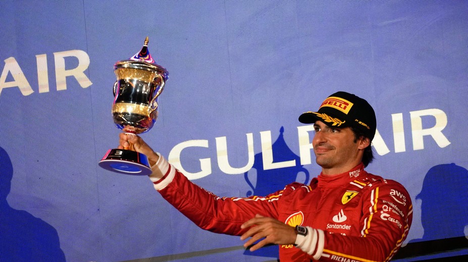 Jedna z najväčších hviezd F1 vynechá VC Saudskej Arábie. Carlosa Sainza čaká operácia