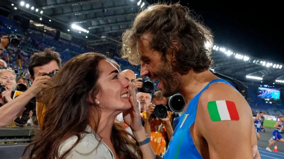 Dojímavé gesto: Olympionik stratil obrúčku v Seine, manželke napísal romantický odkaz