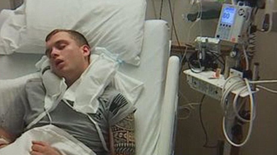 Dobili ho 15 muži len preto, že slúži ako vojak