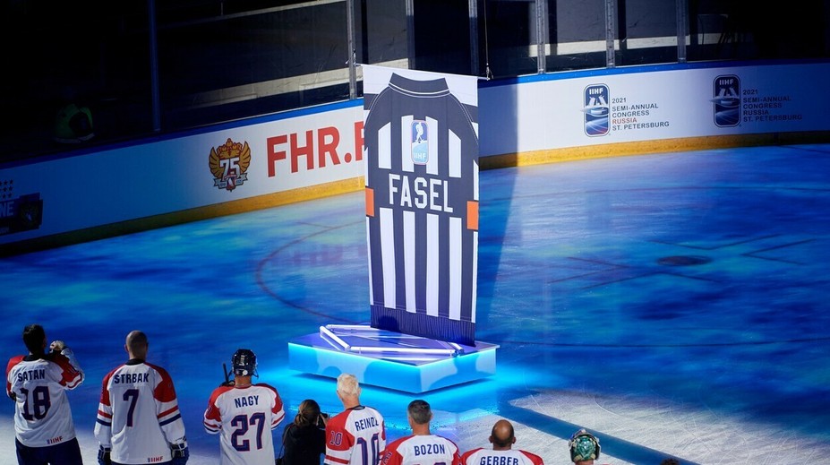 Dosluhujúci prezident IIHF Fasel sa rozlúčil exhibíciou. Nechýbali v nej aj traja Slováci
