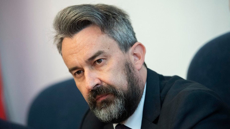 René Vanek, ktorý komunikoval s Alenou Zsuzsovou, sa vzdal funkcie prokurátora