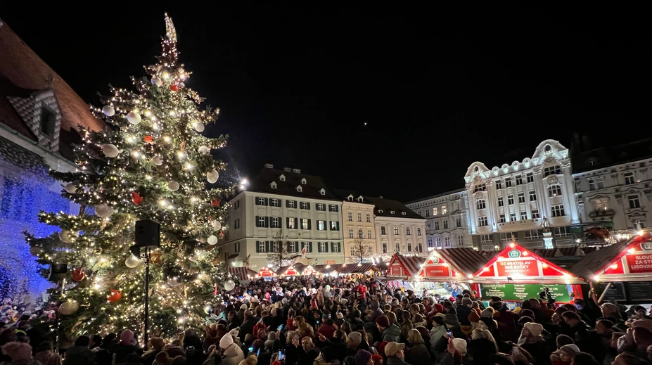 Vianočné trhy onedlho odštartujú aj u nás. Pozrite sa, kde nájdete najkrajšie v Európe i vo svete