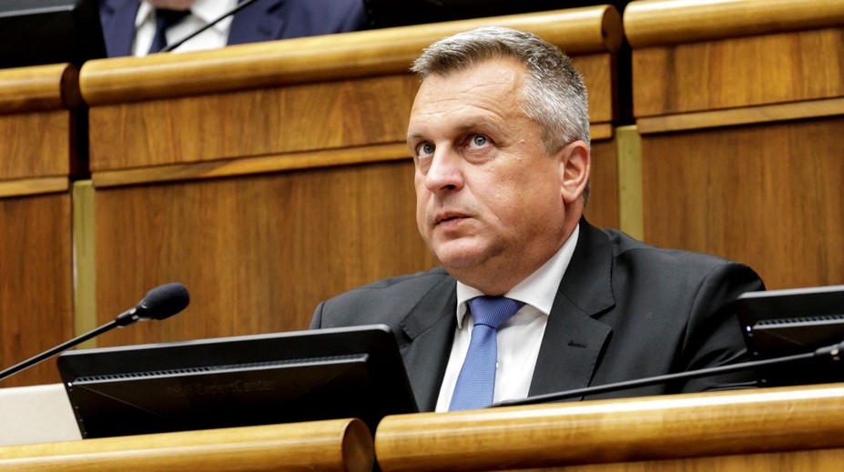 Povinné športové poukazy nás zruinujú, varujú podnikatelia. Danko kontruje tým, že ešte ušetria