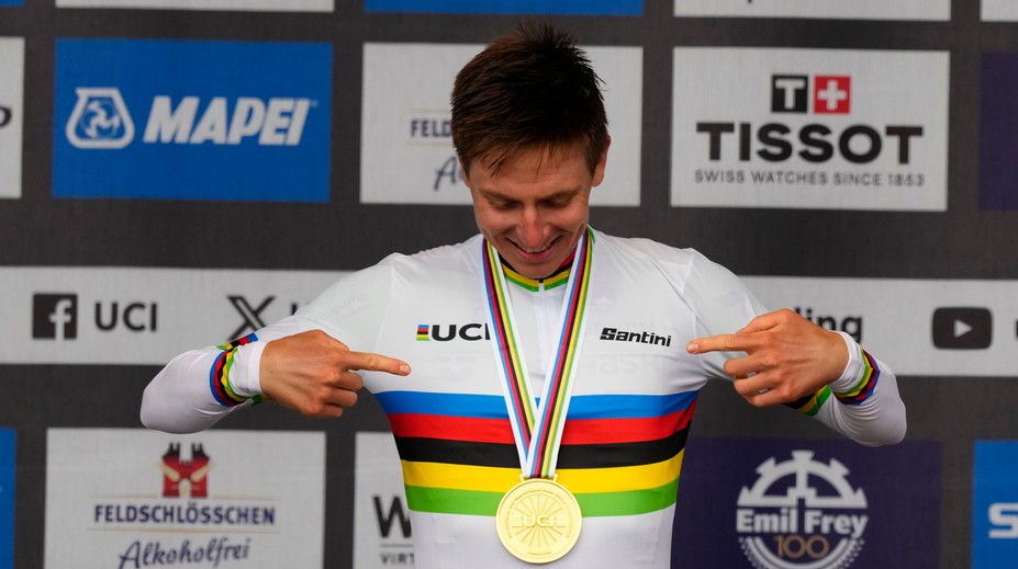 Cyklistika má nového kráľa. Pogačar sa postaral o famózny únik a získal titul majstra sveta