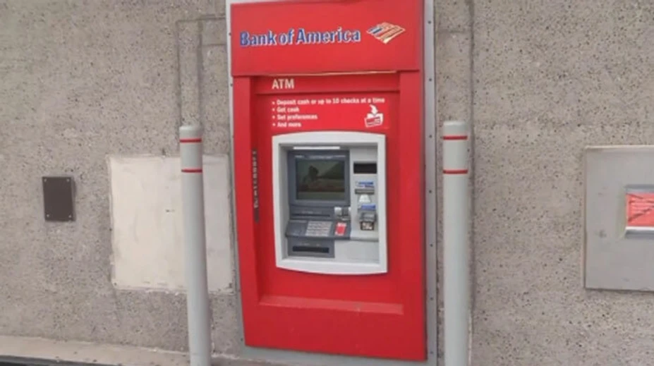 Bankomat namiesto potvrdenia o výbere vydával lístky s prosbou o pomoc