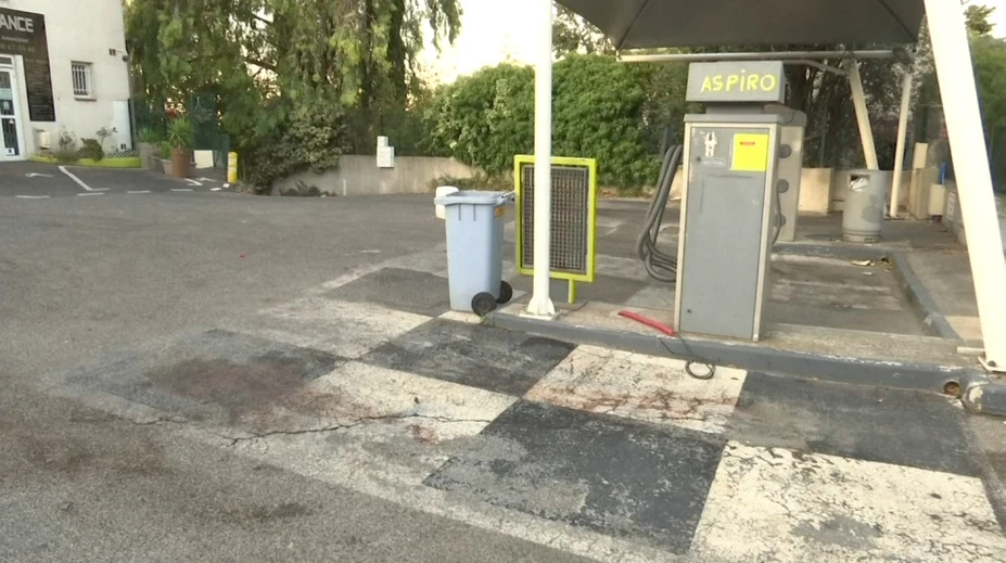 Na čerpacej stanici vo Francúzsku sa strieľalo, o život prišli tri osoby