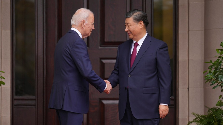 Biden a Si Ťin-pching sa po roku stretli. Chcú stabilizovať vzťahy
