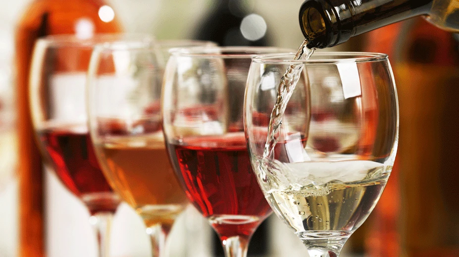 Práca snov? Výrobca vína hľadá degustátora, ktorému zaplatí za ochutnávanie obľúbeného nápoja