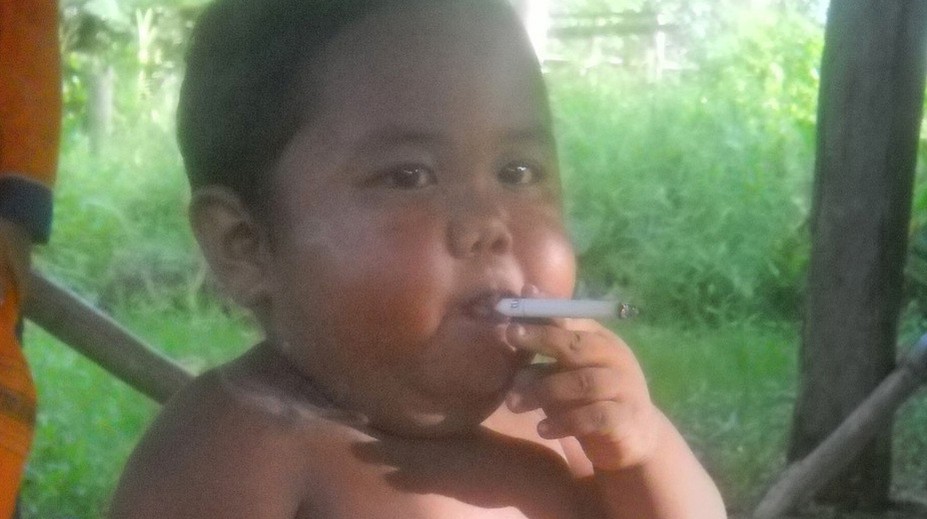 Ako dvojročný vyfajčil 40 cigariet denne. Teraz je z neho ukážkový žiak
