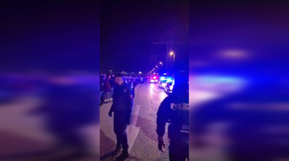 VIDEO: Policajti jeden rozpustili, ľudia šli na ďalšie. V Bratislave sa konali nelegálne tuningové zrazy