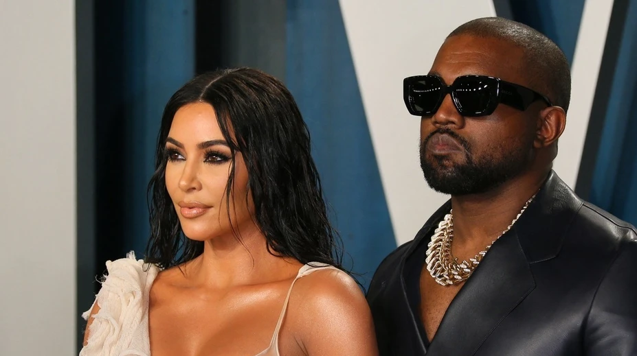 Kim Kardashianová sa rozvádza s Kanyem Westom. Manželstvo končí po siedmich rokoch
