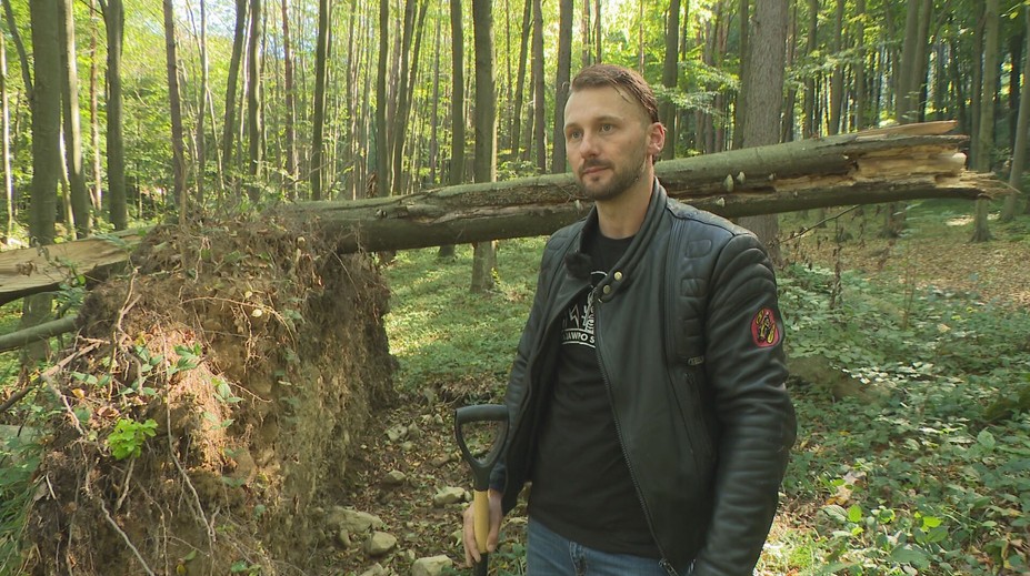 Ladislav v prírode zakopáva poklady. Verí, že tak ľudí presvedčí spoznávať krásy Slovenska