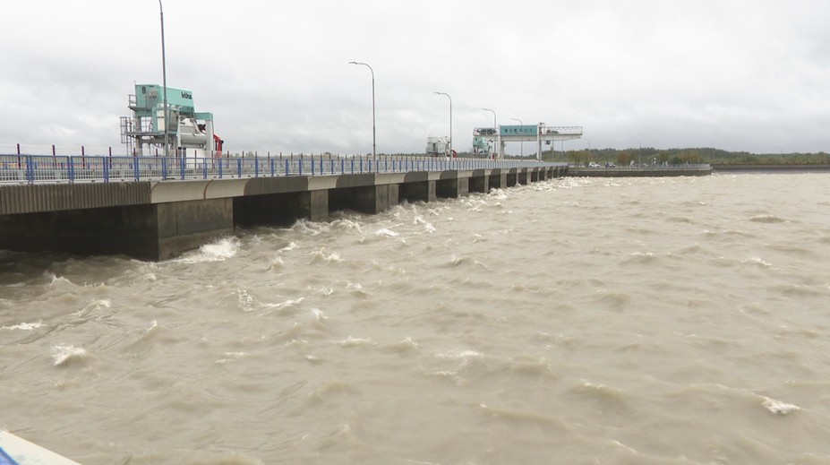 Vodu z Dunaja nezadrží ani Gabčíkovo. Juh Slovenska sa musí pripraviť na tretí povodňový stupeň