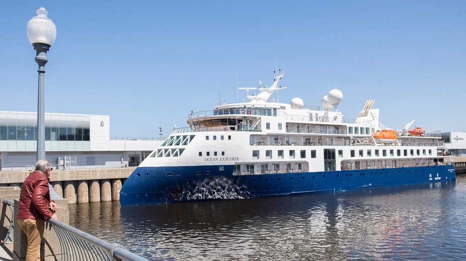 V Grónsku uviazla výletná loď. Pomoc je vzdialená dvetisíc kilometrov a dorazí až o niekoľko dní