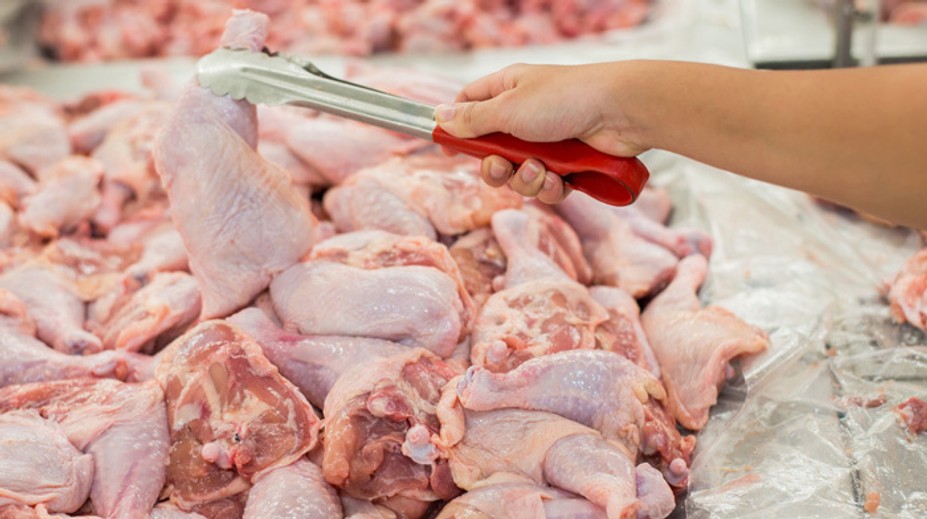 Na Slovensko sa dováža nekvalitné mäso z Poľska, ktoré malo skončiť v kafilérii, tvrdia hydinári