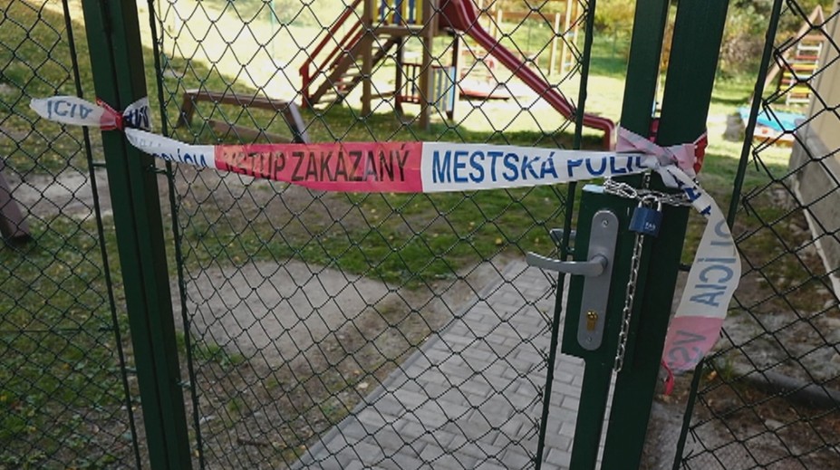 Nehoda na detskom ihrisku pod Tatrami. Dievčatko išlo z hojdačky rovno na operáciu