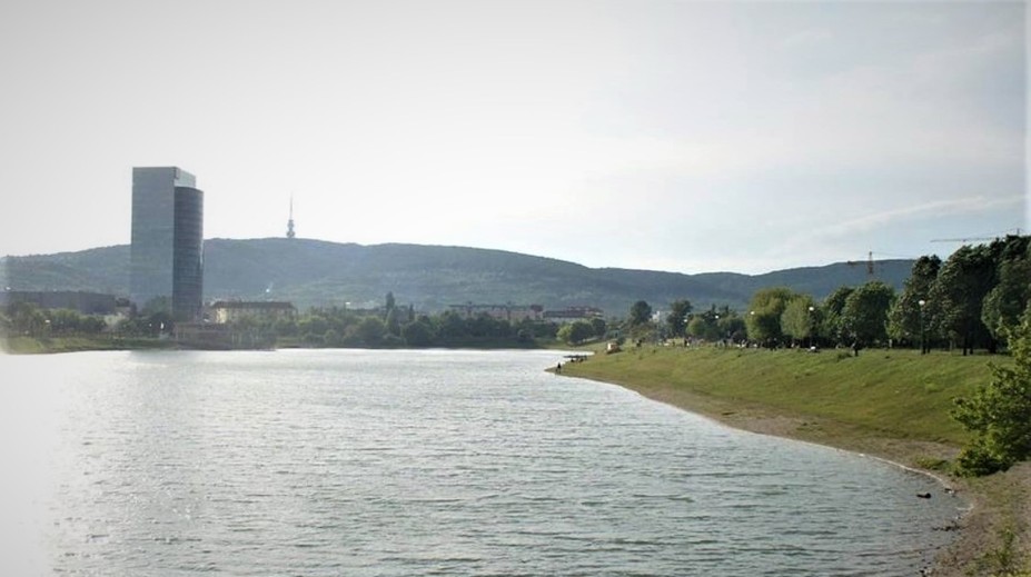 Osobu, ktorá zmizla pod hladinou na bratislavskej Kuchajde, našli bez známok života