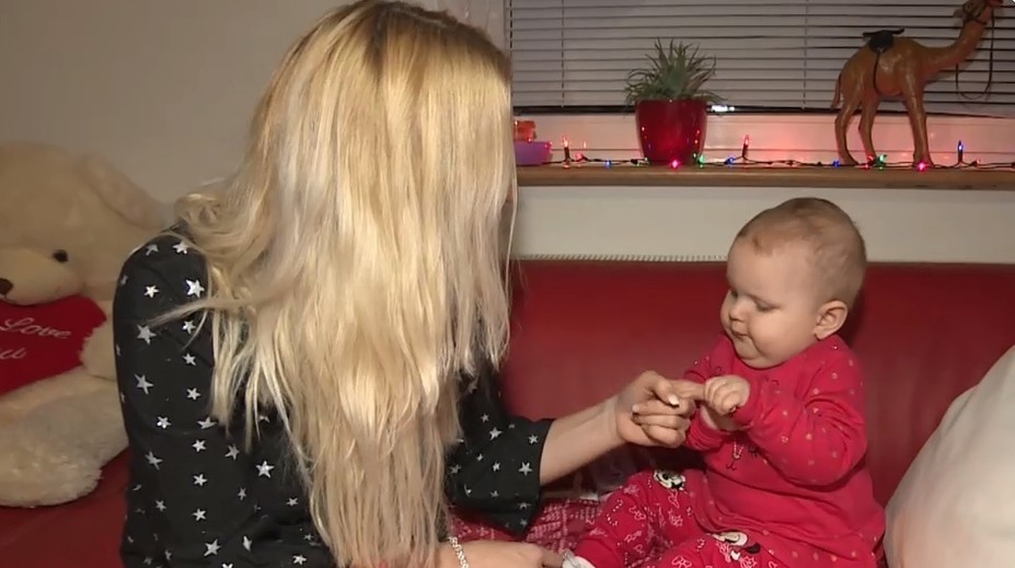 Lianku s ťažkou diagnózou čakal prevoz do inej nemocnice. S mamou zažili strastiplnú cestu