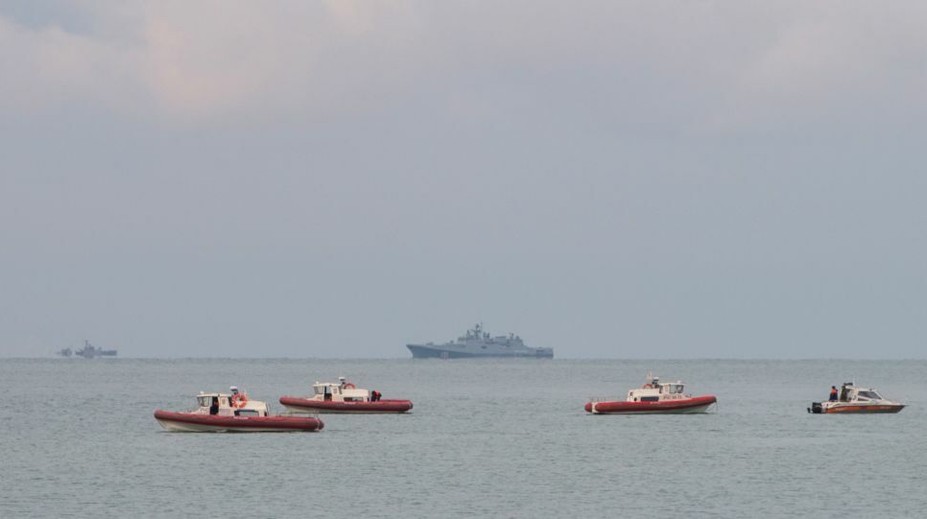 Piloti stihli cestujúcich varovať pred možnou haváriou