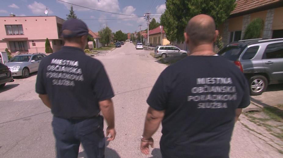Rómske hliadky sa osvedčili. Do viacerých obcí sa vrátia, inde sa posilnia