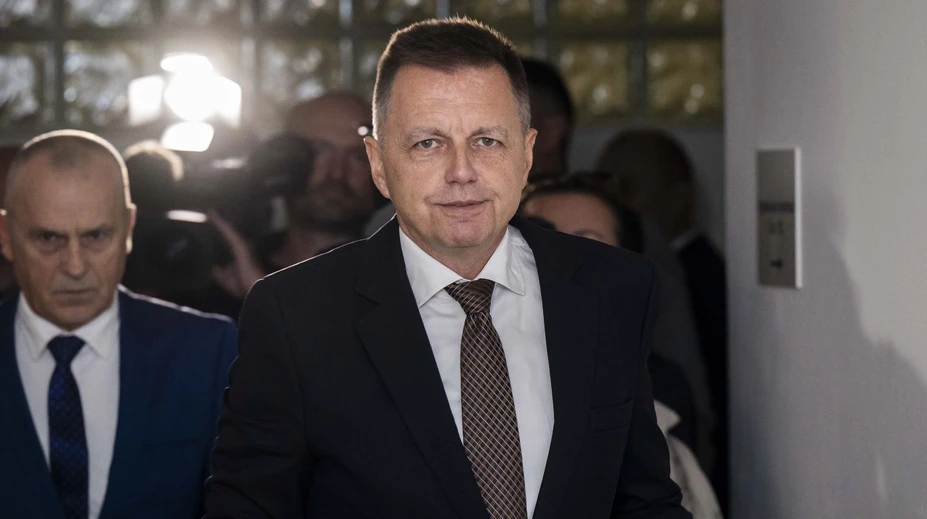 Trestný rozkaz voči Petrovi Kažimírovi je vydaný nezákonne, tvrdí jeho obhajca