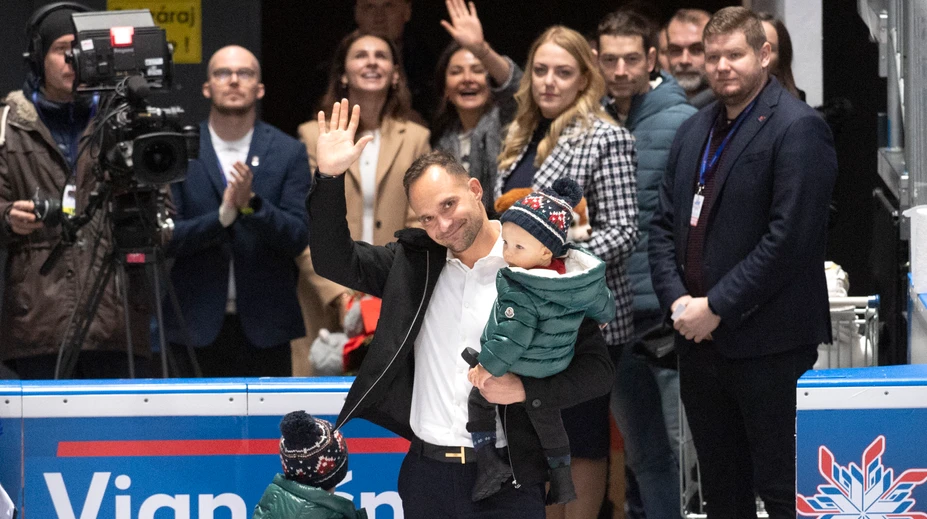 Slováci triumfovali na domácom turnaji tenisovým spôsobom. Fanúšikovia pred zápasom ďakovali Sekerovi