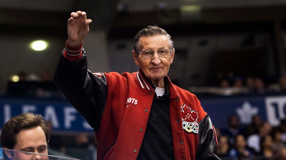 Smutná správa. Vo veku 82 rokov zomrel otec Waynea Gretzkého