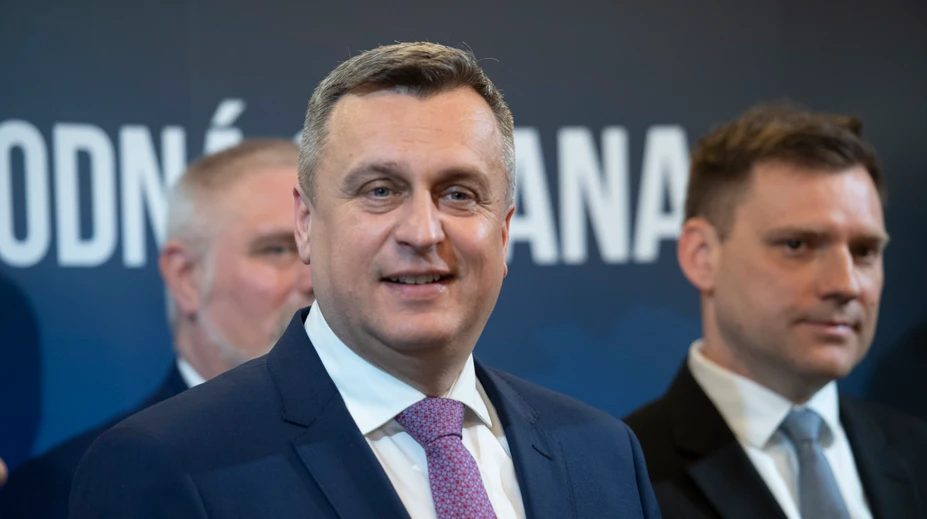 Najnovší prieskum: PS potvrdzuje druhé miesto, SNS stále rastie