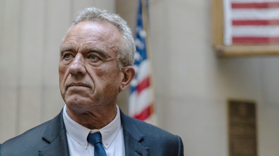 Robert F. Kennedy junior pozastavil prezidentskú kampaň, podporil Trumpa