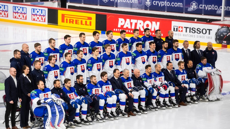 FOTO: Slovenský hokejový tím má za sebou spoločné fotenie. Kto mal najlepší účes?