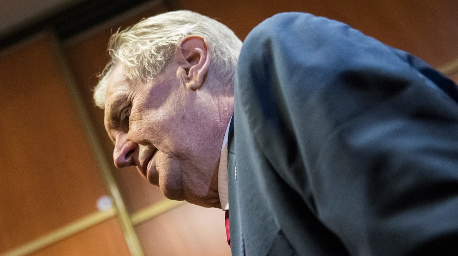Zeman meškal na vymenovanie sudcov, telefonoval s Netanjahuom