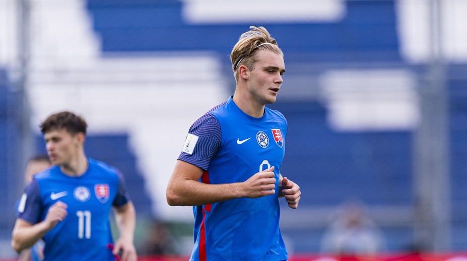 VIDEO: Mládežnícky reprezentant sa v Česku uviedol gólovou sólo akciou. Na krajana nadviazal i Čmelík