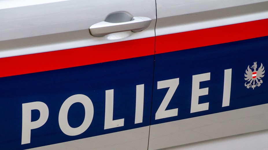 Slovák v plastovom overale spôsobil vo Viedni výbuch. Polícia ho vzala do väzby