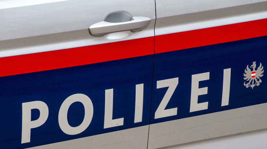 Slovák v plastovom overale spôsobil vo Viedni výbuch. Polícia ho vzala do väzby