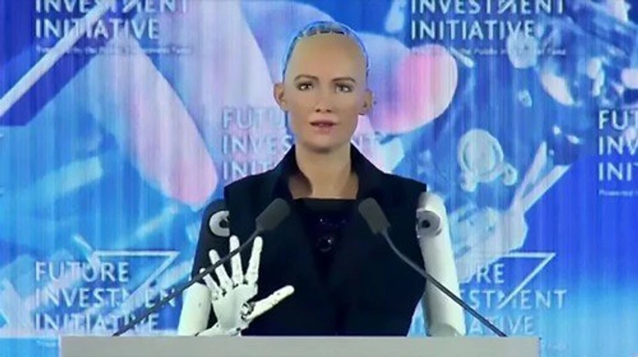 VIDEO: Sophii udelili občianske práva. Humanoidi sa pomaly stávajú súčasťou spoločnosti